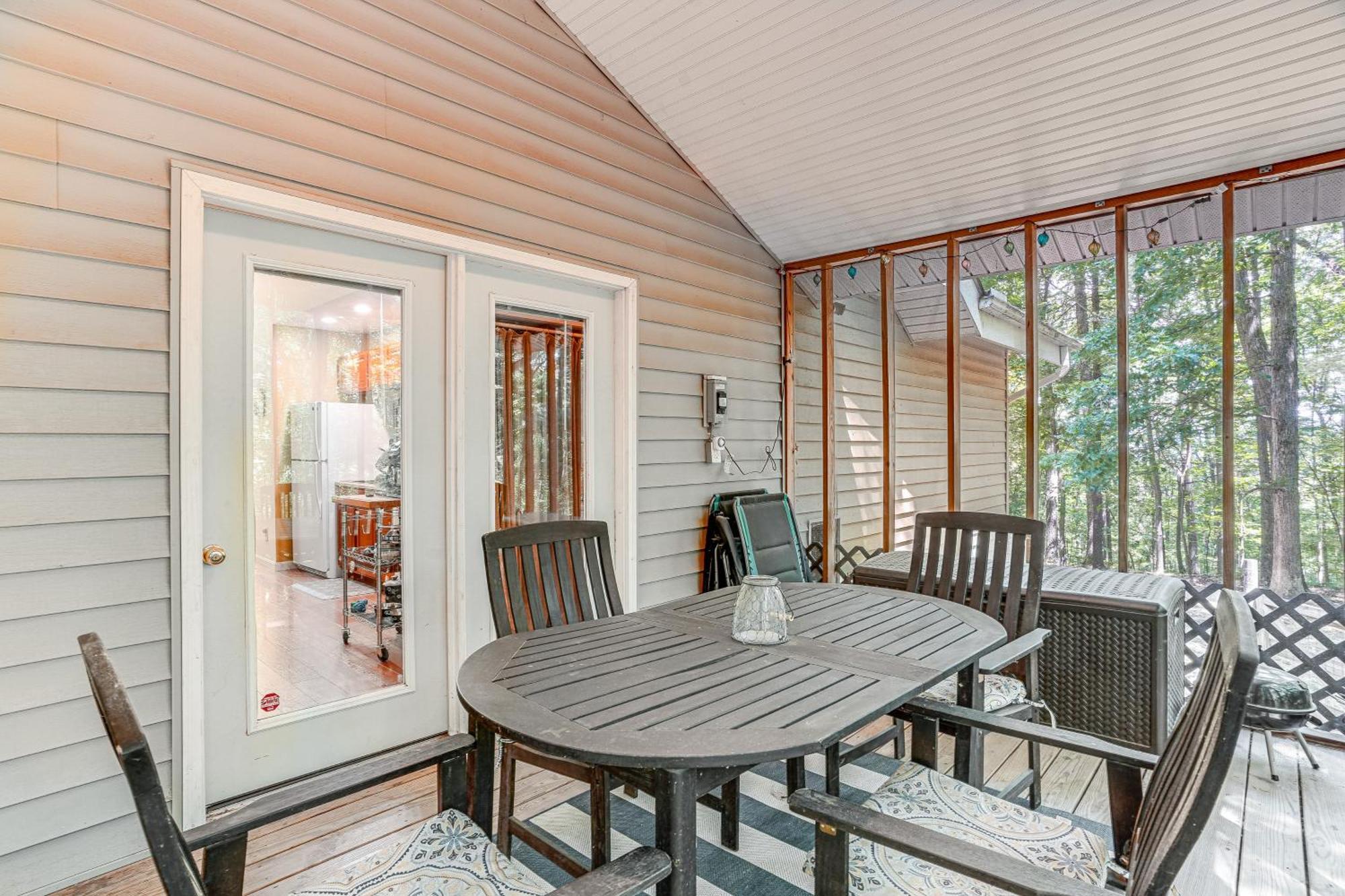 Cabin With Deck And Screened-In Porch In New Market! Exterior foto