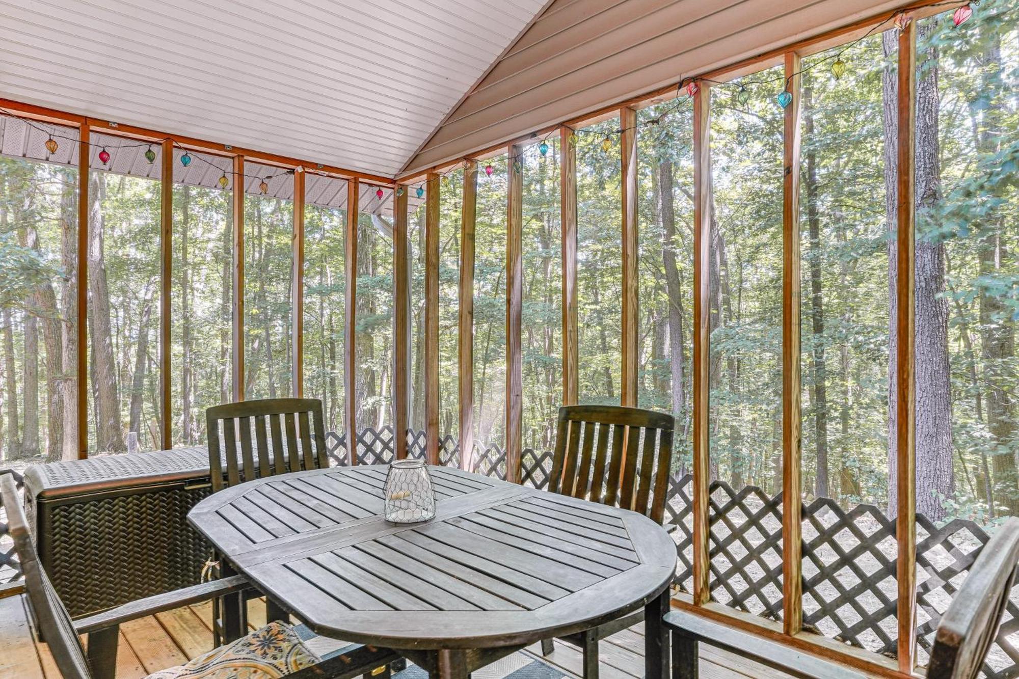 Cabin With Deck And Screened-In Porch In New Market! Exterior foto
