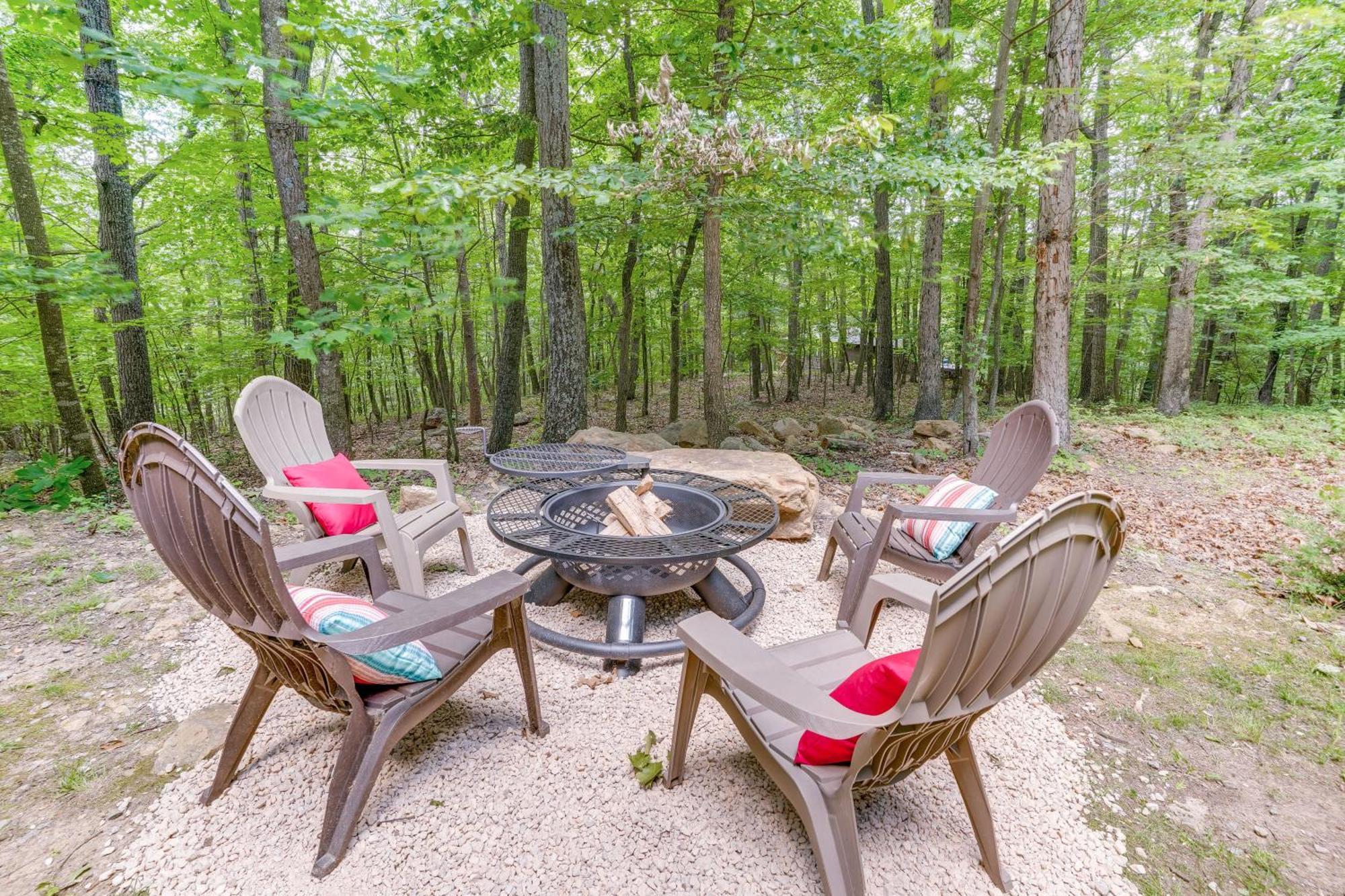 Cabin With Deck And Screened-In Porch In New Market! Exterior foto